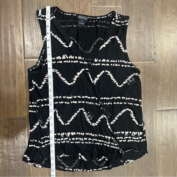 Lucky Brand Sleeveless Top - Picture 11 of 14